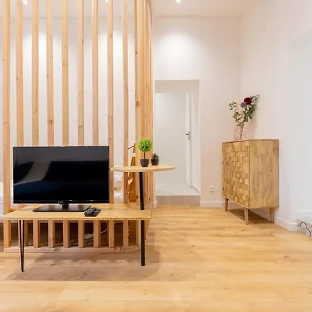 Pharaon - Carmes Metro & Tram A Pied Toulouse