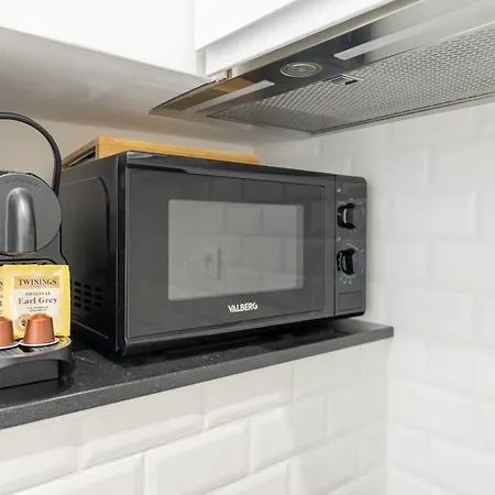 Pharaon - Carmes Metro & Tram A Pied *