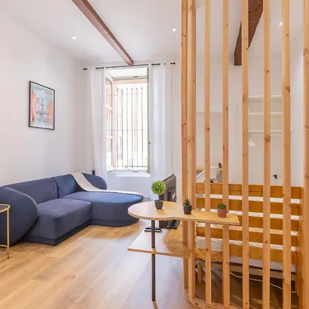 Pharaon - Carmes Metro & Tram A Pied